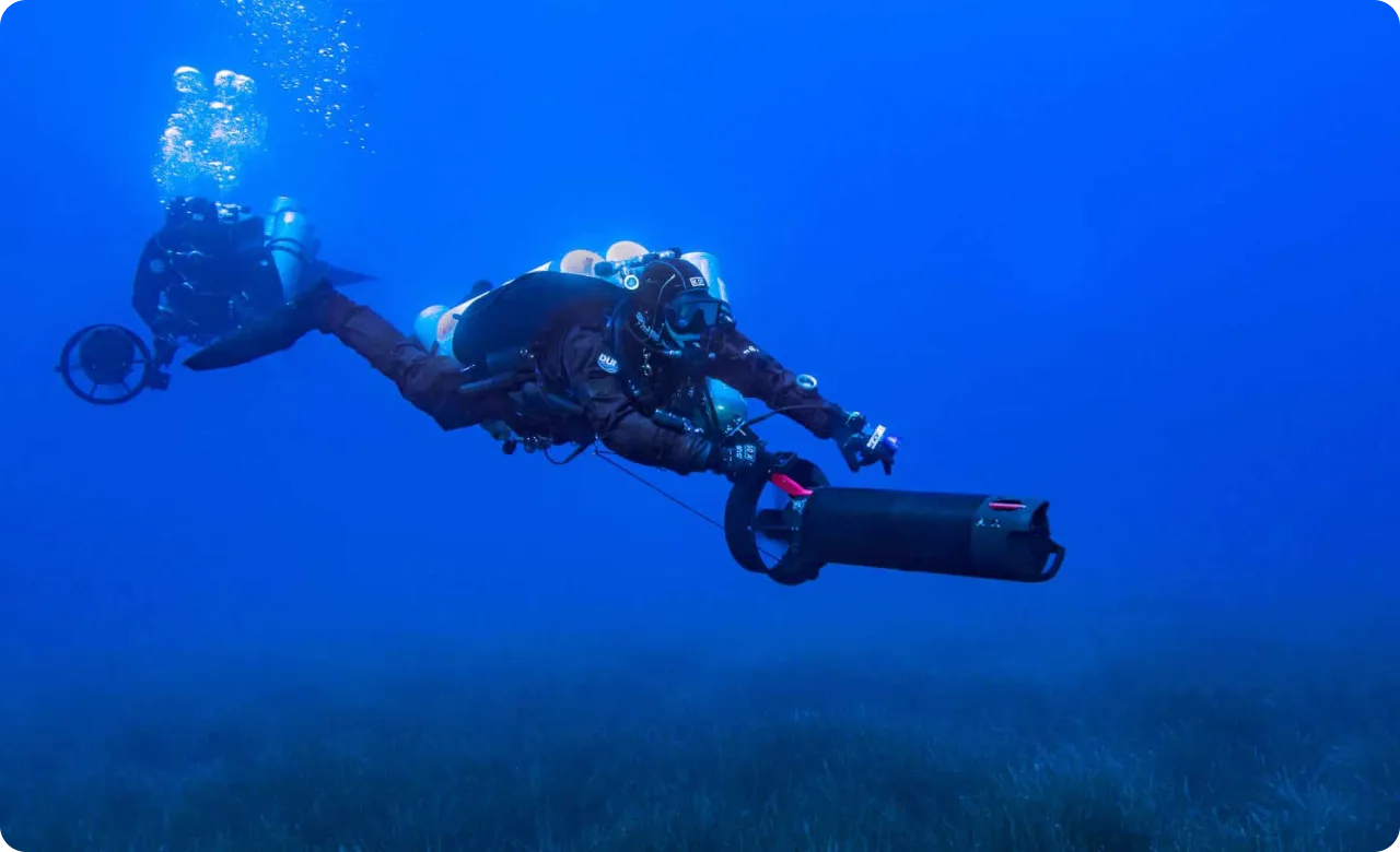 Air Diving Services - Professional marine and offshore operations by Bluetide Group